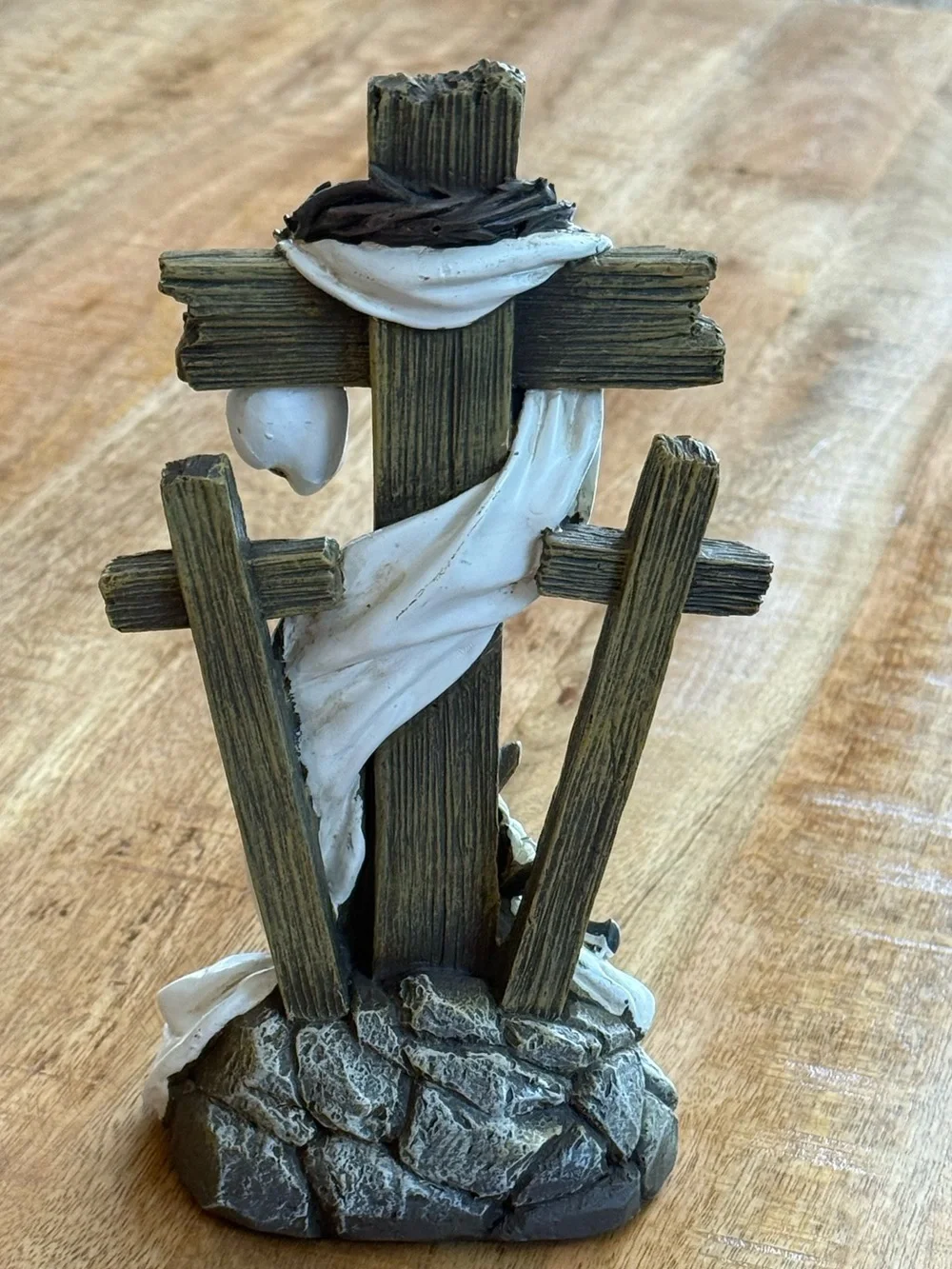 Easter Calvary Three Crosses Figurine Crown of Thorns Shroud Lilies 9.5